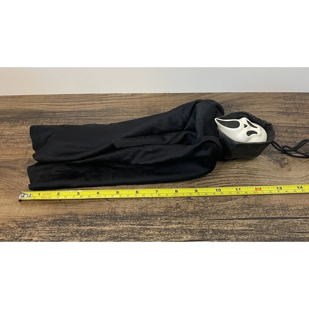 Vintage Fun World Scream Ghost Face Mask Hanging Halloween Decoration